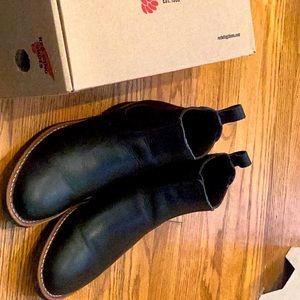 Red Wing 6 inch Chelsea boots in black